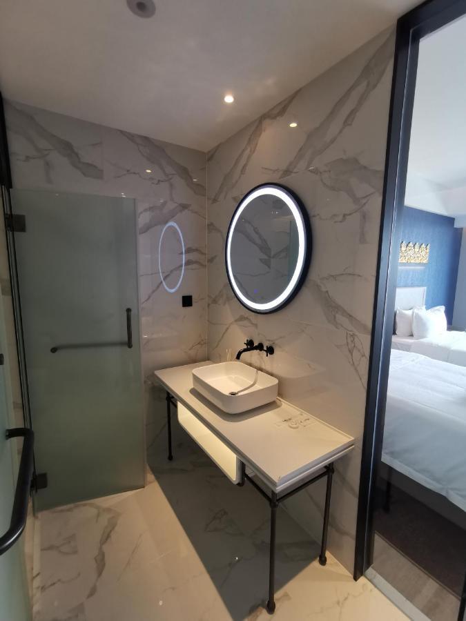 Tian Yi International Hotel 天艺国际酒店 Phnom-Penh Buitenkant foto