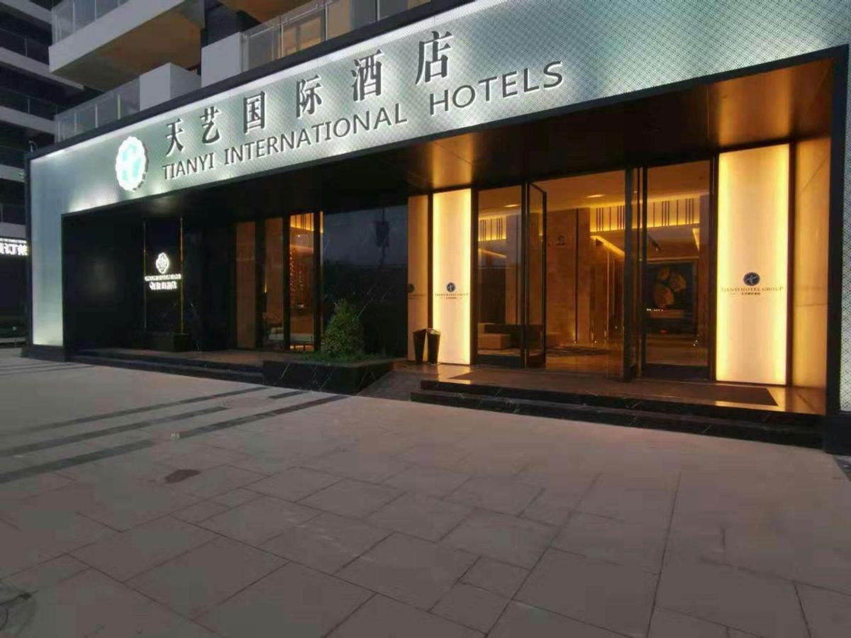 Tian Yi International Hotel 天艺国际酒店 Phnom-Penh Buitenkant foto