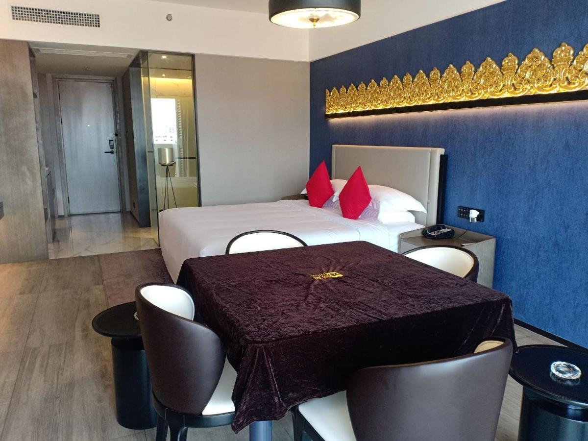 Tian Yi International Hotel 天艺国际酒店 Phnom-Penh Buitenkant foto
