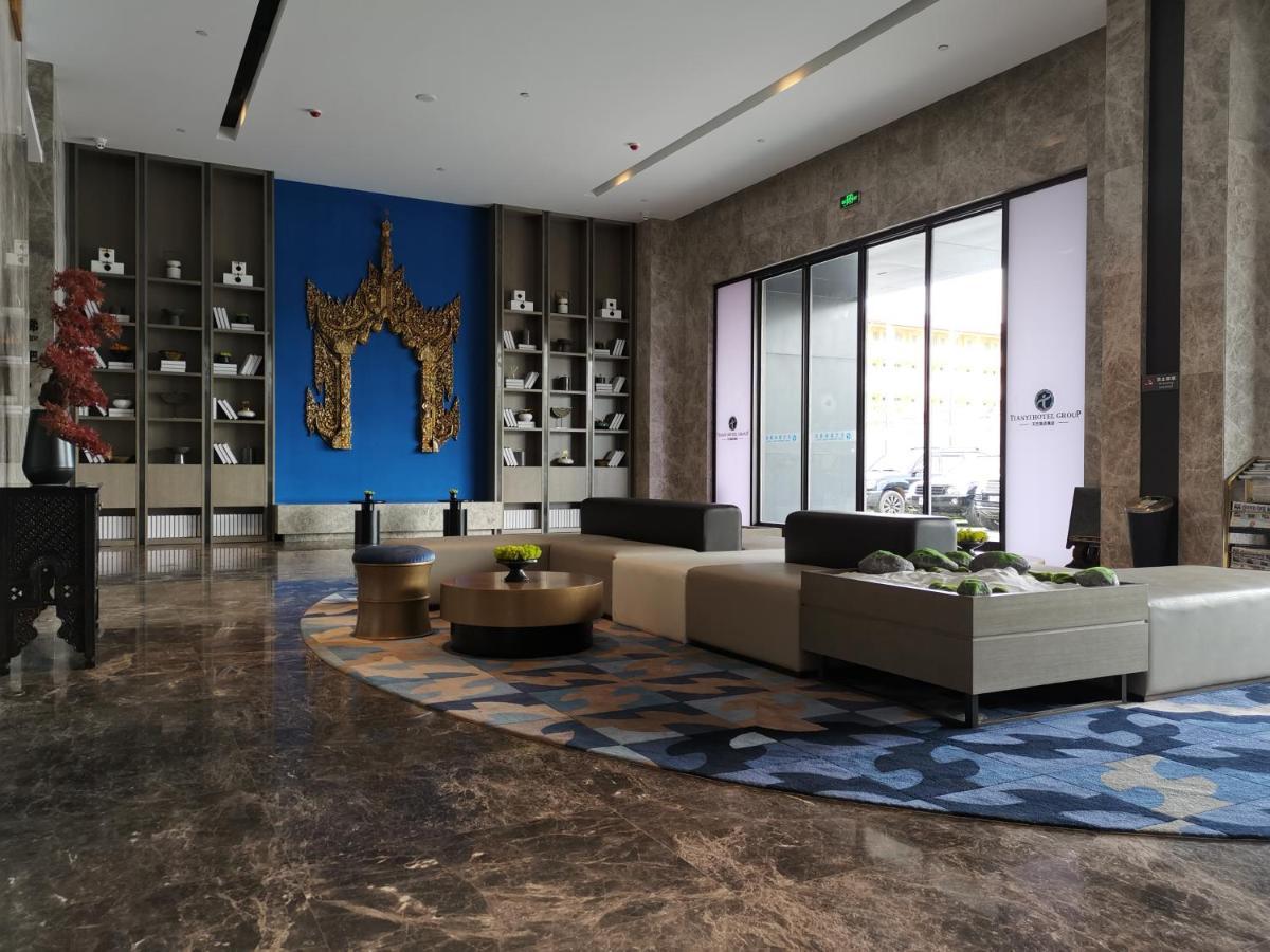 Tian Yi International Hotel 天艺国际酒店 Phnom-Penh Buitenkant foto