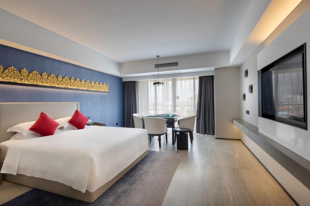 Tian Yi International Hotel 天艺国际酒店 Phnom-Penh Buitenkant foto