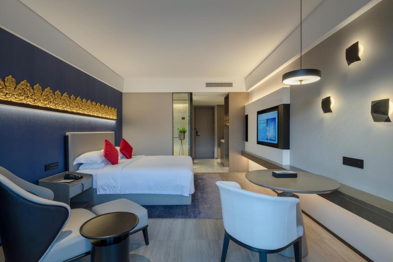 Tian Yi International Hotel 天艺国际酒店 Phnom-Penh Buitenkant foto