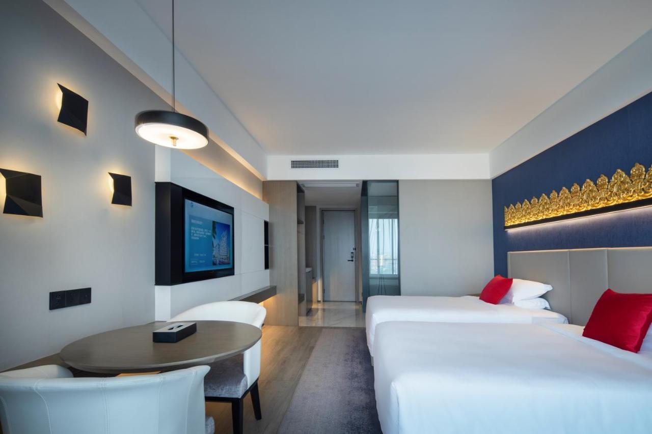 Tian Yi International Hotel 天艺国际酒店 Phnom-Penh Buitenkant foto